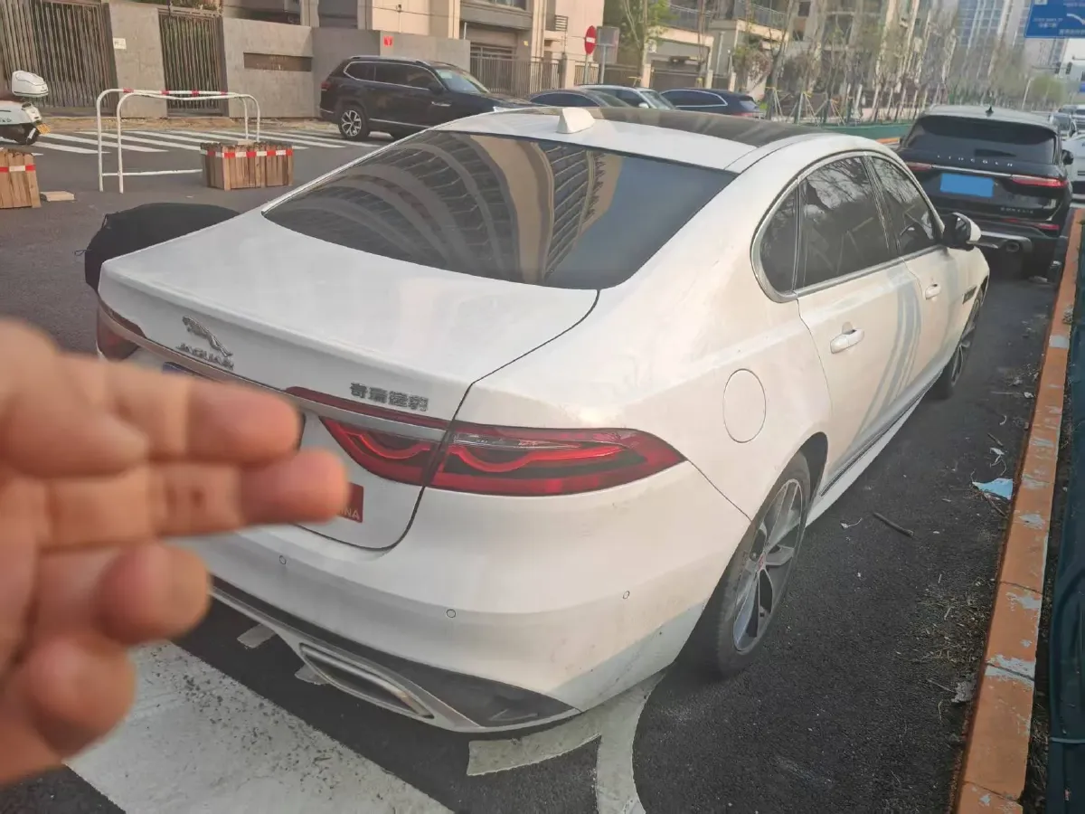 2022 Jaguar XFL 2.0T 250HP L4 8AT,autocango,china used car exporter,china ev exporter,chinese used car exporter,chinese used ev exporter