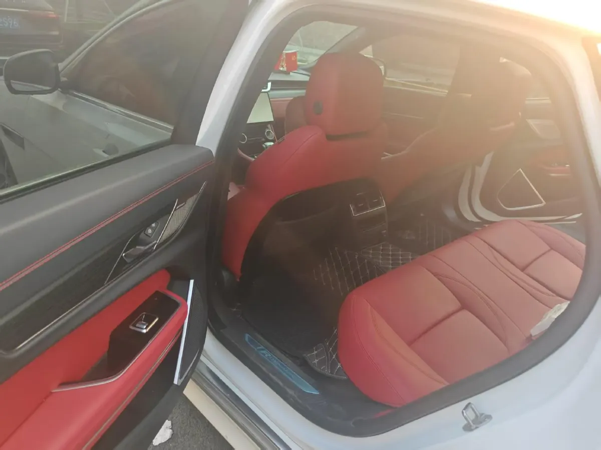 2022 Jaguar XFL 2.0T 250HP L4 8AT,autocango,china used car exporter,china ev exporter,chinese used car exporter,chinese used ev exporter