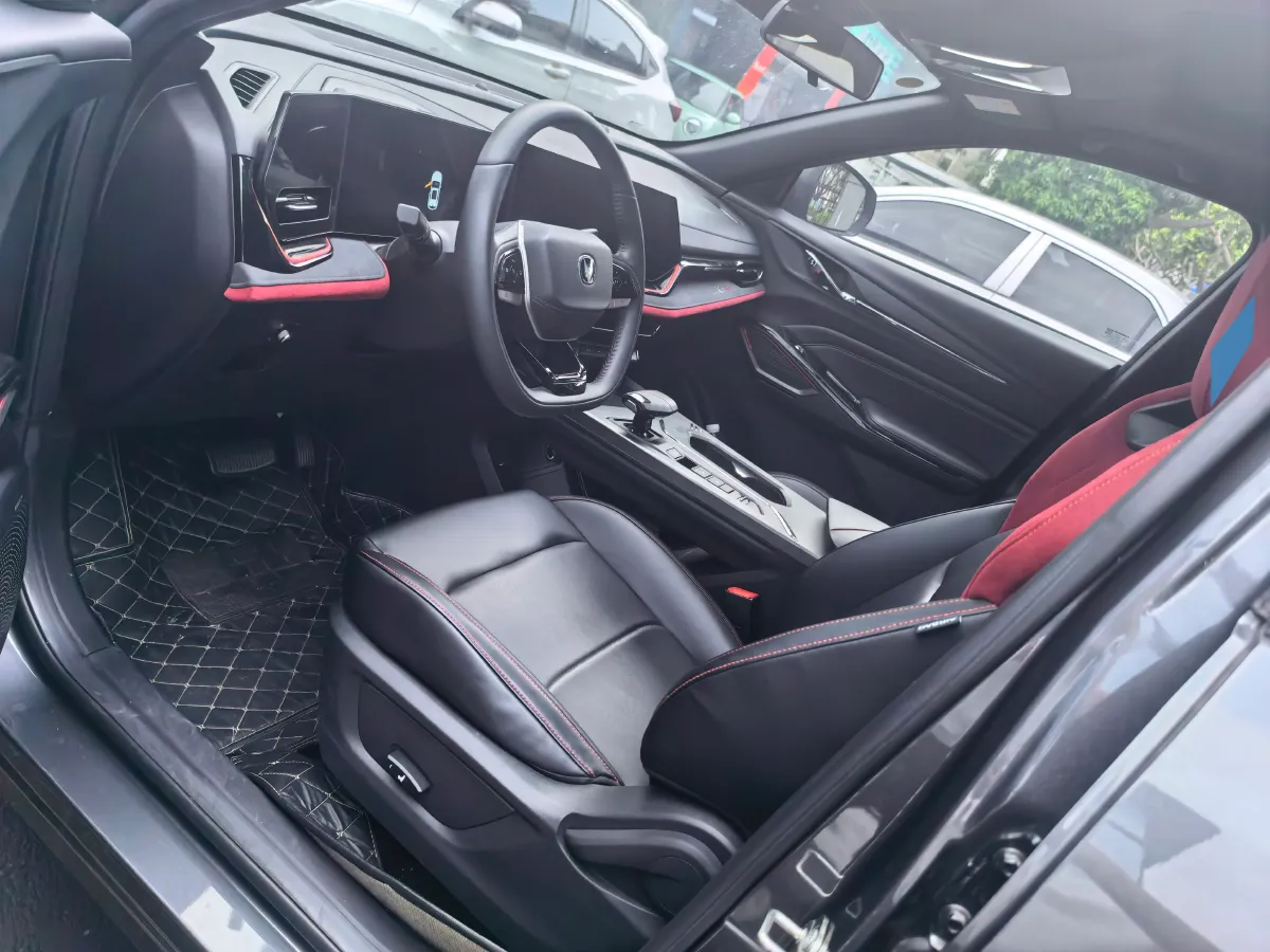 2024 ChangAn X5 PLUS 1.5T 188HP L4 7DCT,autocango,china used car exporter,china ev exporter,chinese used car exporter,chinese used ev exporter