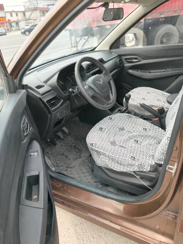 2019 WuLing HongGuang 1.5L 105HP L4 5MT,autocango,china used car exporter,china ev exporter,chinese used car exporter,chinese used ev exporter