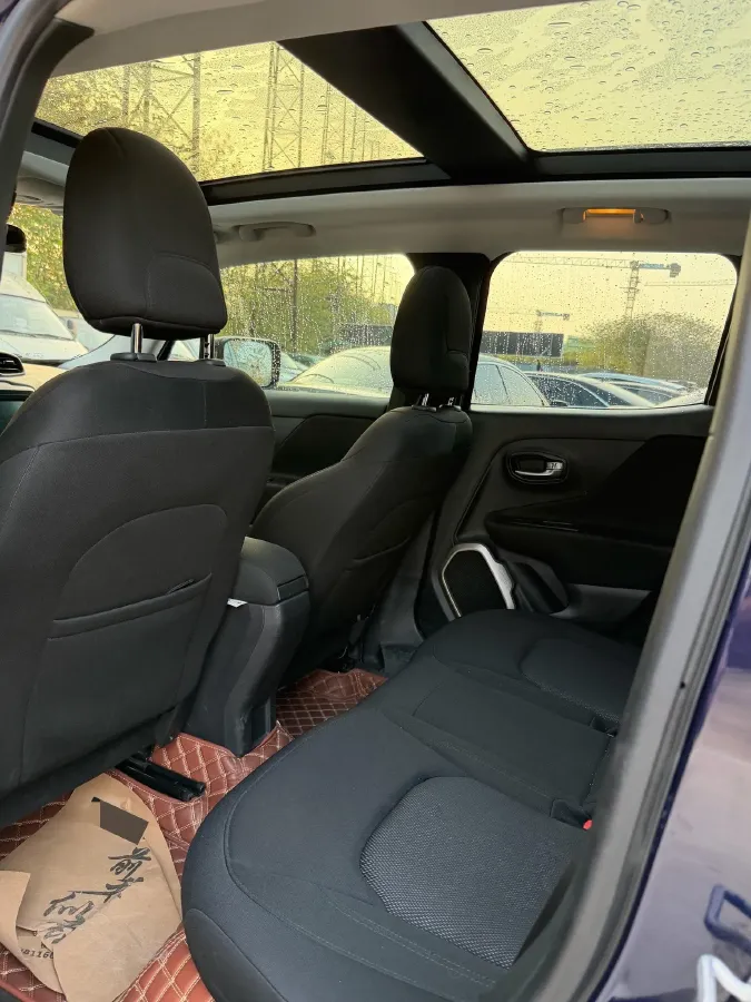 2017 Jeep Renegade 1.4T 150HP L4 7DCT,autocango,china used car exporter,china ev exporter,chinese used car exporter,chinese used ev exporter