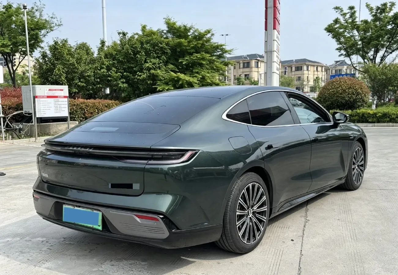 2025 Geely Galaxy Starshine 8 1.5T 163HP L4 3DHT PHEV 27.69KWH,autocango,china used car exporter,china ev exporter,chinese used car exporter,chinese used ev exporter