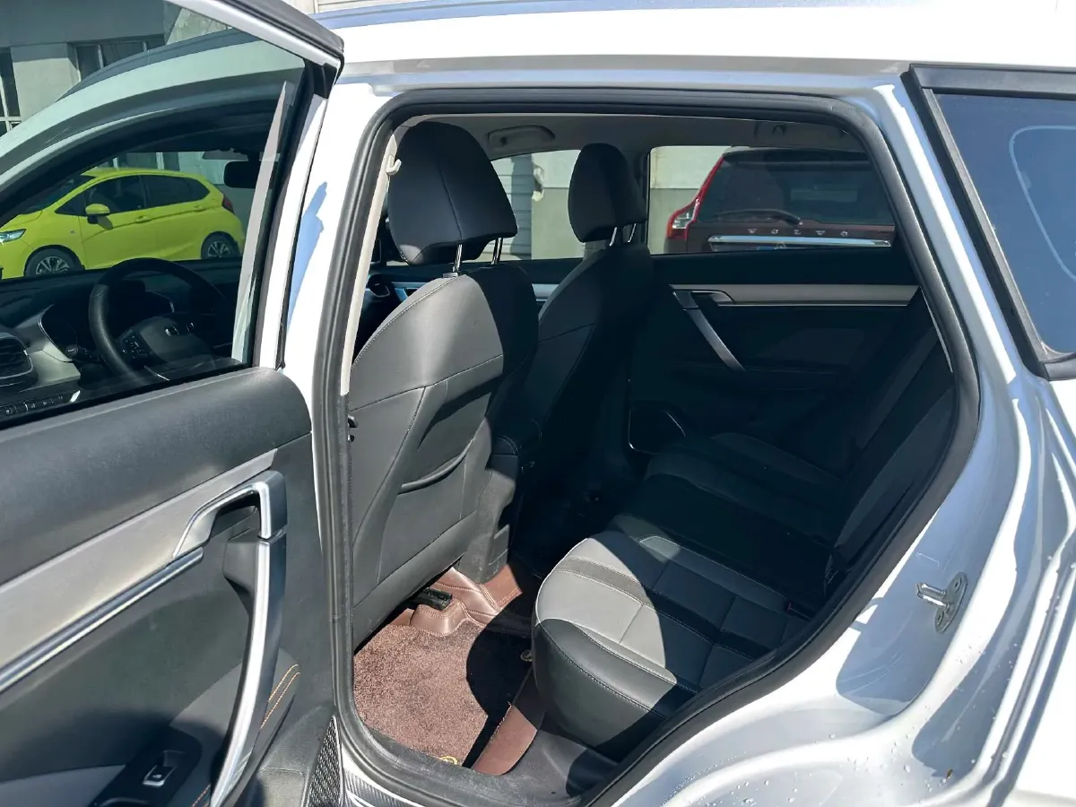 2023 Geely Coolray 1.5T 181HP L4 7DCT,autocango,china used car exporter,china ev exporter,chinese used car exporter,chinese used ev exporter