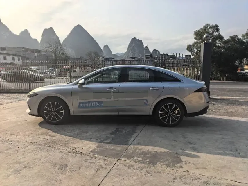 2025 Roewe D7 1.5L 112HP L4 1DHT PHEV 19.7KWH,autocango,china used car exporter,china ev exporter,chinese used car exporter,chinese used ev exporter