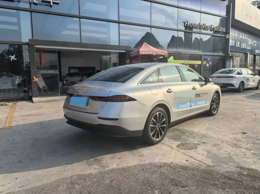 2025 Roewe D7 1.5L 112HP L4 1DHT PHEV 19.7KWH,autocango,china used car exporter,china ev exporter,chinese used car exporter,chinese used ev exporter