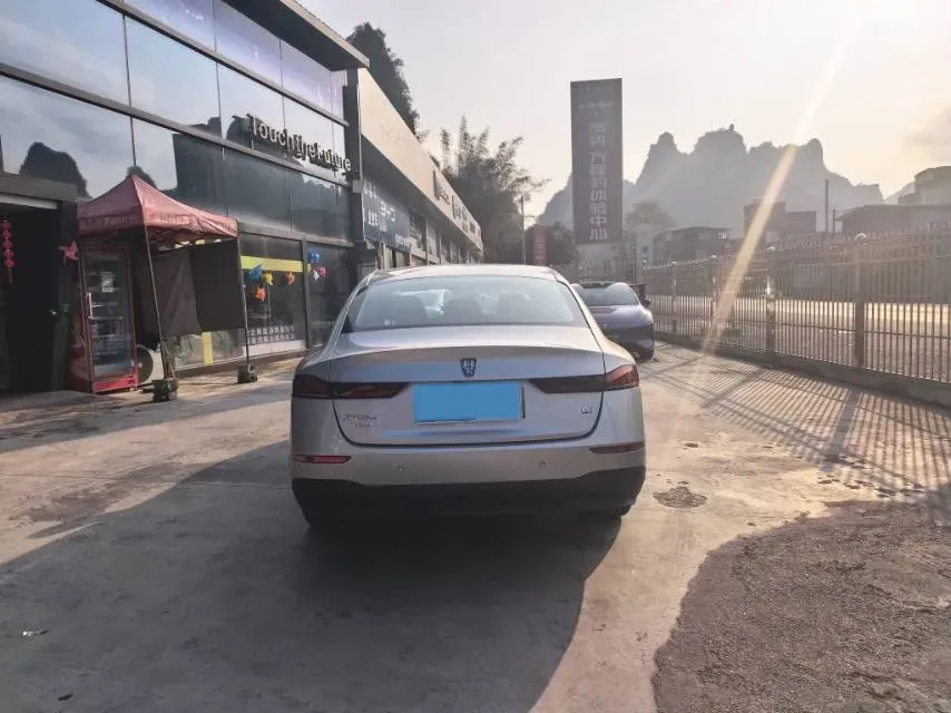 2025 Roewe D7 1.5L 112HP L4 1DHT PHEV 19.7KWH,autocango,china used car exporter,china ev exporter,chinese used car exporter,chinese used ev exporter