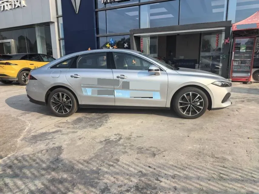 2025 Roewe D7 1.5L 112HP L4 1DHT PHEV 19.7KWH,autocango,china used car exporter,china ev exporter,chinese used car exporter,chinese used ev exporter