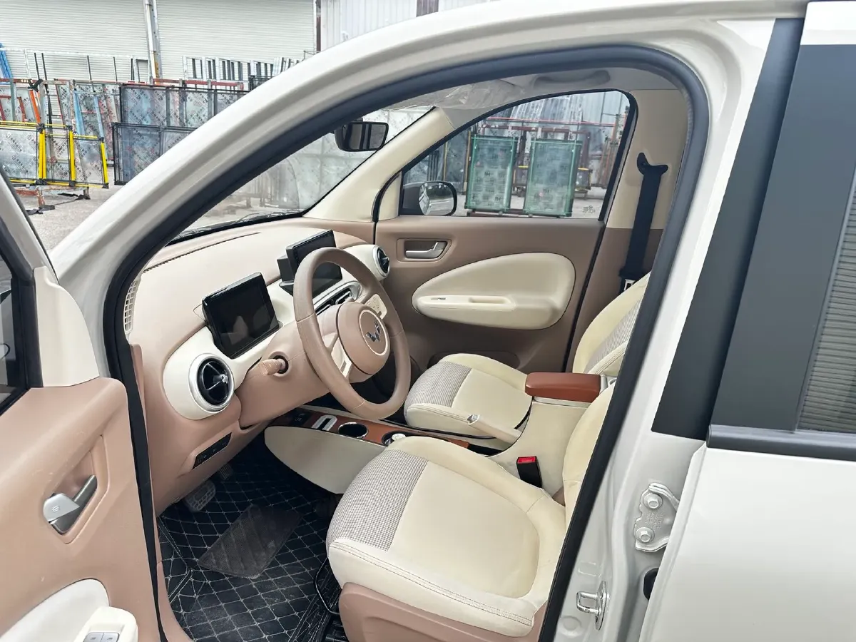 2025 WuLing HongGuang MINI EV BEV 16.2KWH,autocango,china used car exporter,china ev exporter,chinese used car exporter,chinese used ev exporter