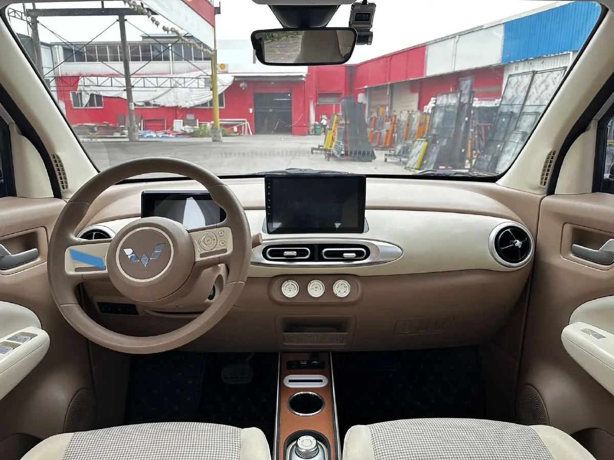 2025 WuLing HongGuang MINI EV BEV 16.2KWH,autocango,china used car exporter,china ev exporter,chinese used car exporter,chinese used ev exporter