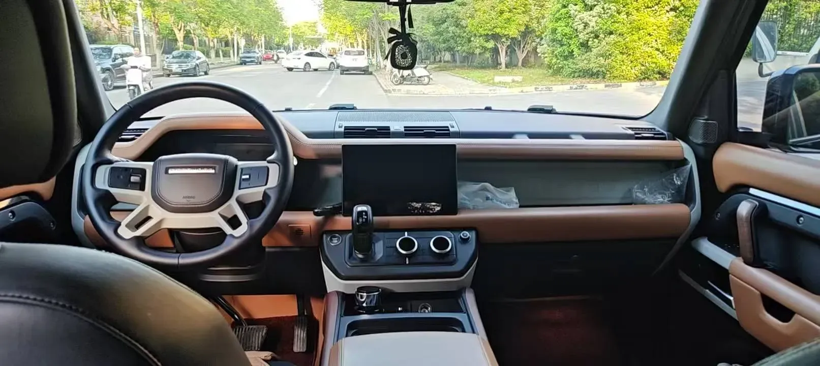 2024 Land Rover Defender 3.0T 400HP L6 8AT,autocango,china used car exporter,china ev exporter,chinese used car exporter,chinese used ev exporter