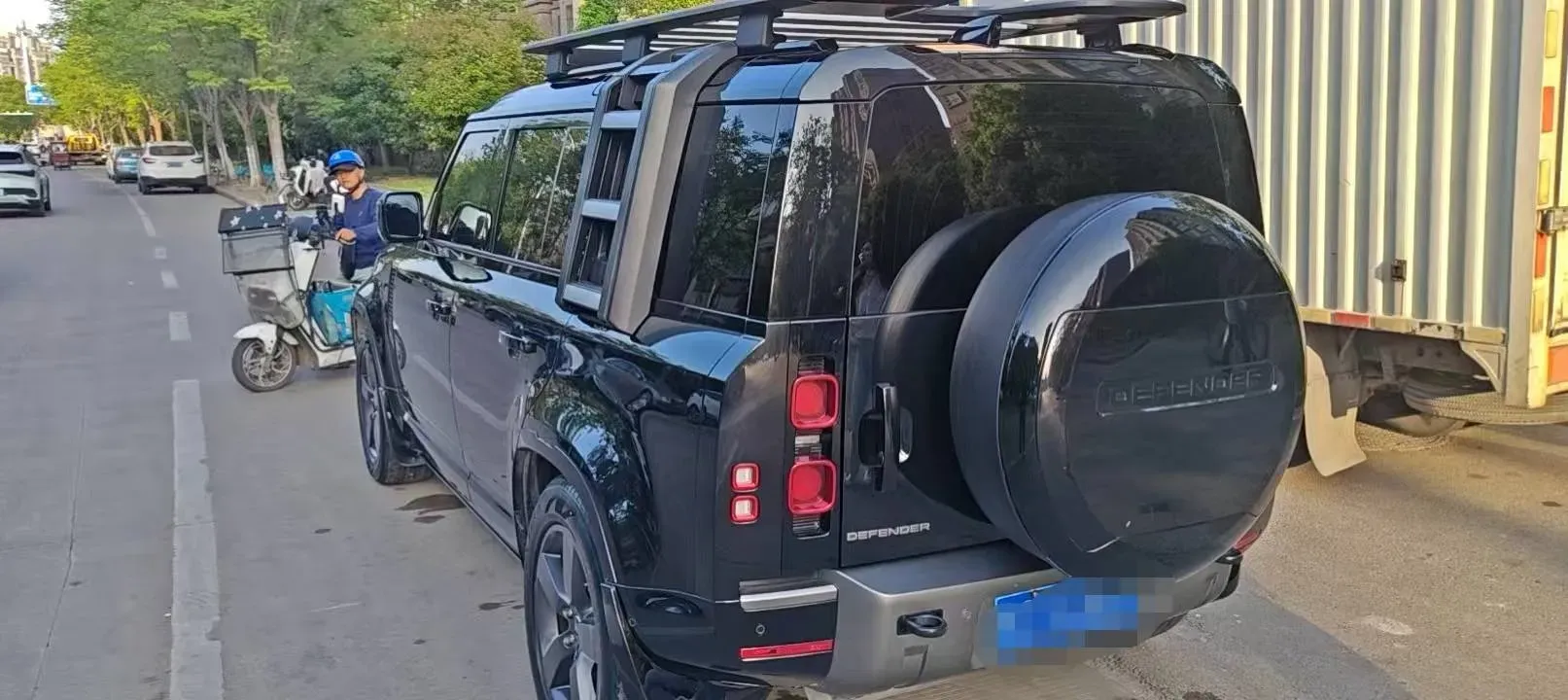 2024 Land Rover Defender 3.0T 400HP L6 8AT,autocango,china used car exporter,china ev exporter,chinese used car exporter,chinese used ev exporter