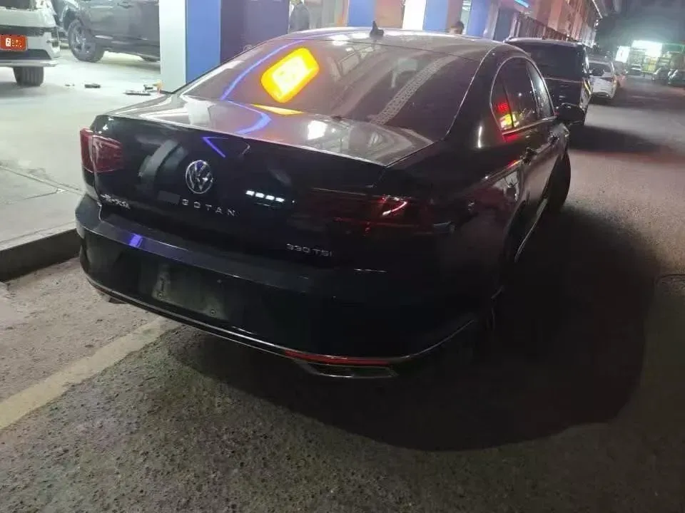 2023 Volkswagen Magotan 2.0T 186HP L4 7DCT,autocango,china used car exporter,china ev exporter,chinese used car exporter,chinese used ev exporter