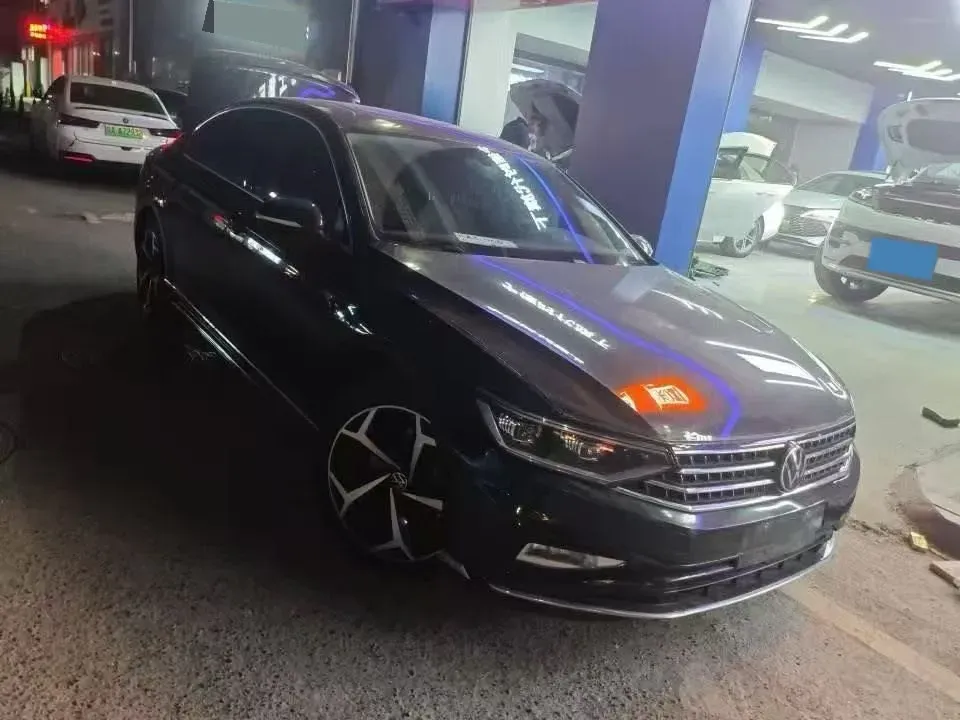 2023 Volkswagen Magotan 2.0T 186HP L4 7DCT,autocango,china used car exporter,china ev exporter,chinese used car exporter,chinese used ev exporter