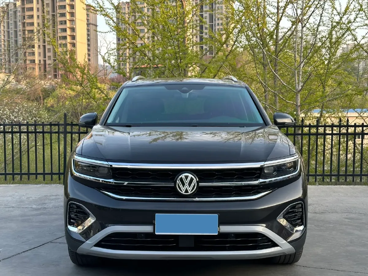 2023 Volkswagen Talagon 2.0T 220HP L4 7DCT,autocango,china used car exporter,china ev exporter,chinese used car exporter,chinese used ev exporter