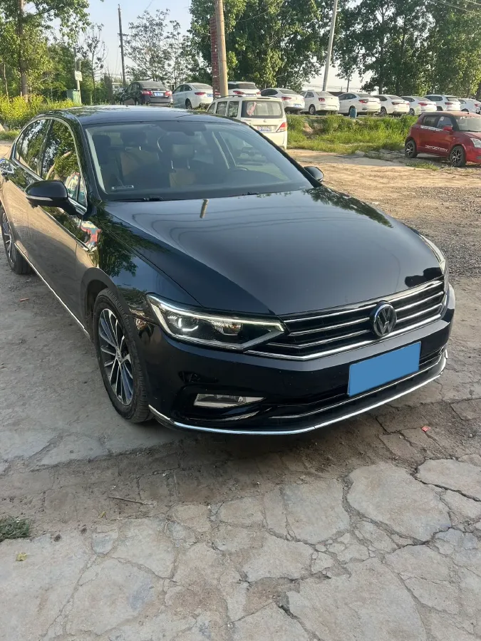 2019 Volkswagen Magotan 2.0T 186HP L4 7DCT,autocango,china used car exporter,china ev exporter,chinese used car exporter,chinese used ev exporter
