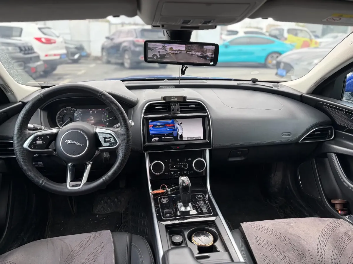 2020 Jaguar XEL 2.0T 200HP L4 8AT,autocango,china used car exporter,china ev exporter,chinese used car exporter,chinese used ev exporter