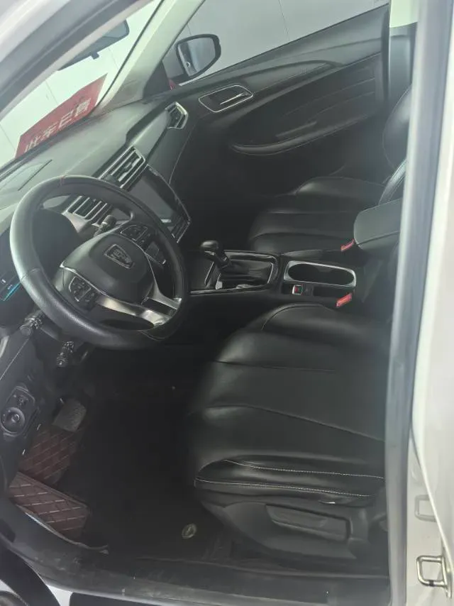 2020 Roewe i5 1.5L 120HP L4 CVT,autocango,china used car exporter,china ev exporter,chinese used car exporter,chinese used ev exporter