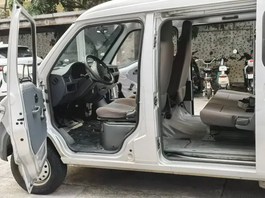 2020 WuLing RongGuang 1.2L 76HP L4 5MT,autocango,china used car exporter,china ev exporter,chinese used car exporter,chinese used ev exporter