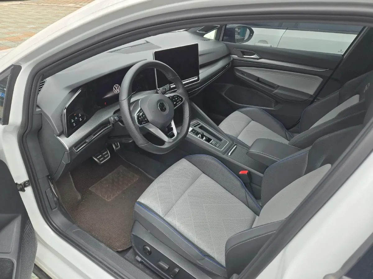 2025 Volkswagen Golf 1.5T 160HP L4 7DCT,autocango,china used car exporter,china ev exporter,chinese used car exporter,chinese used ev exporter