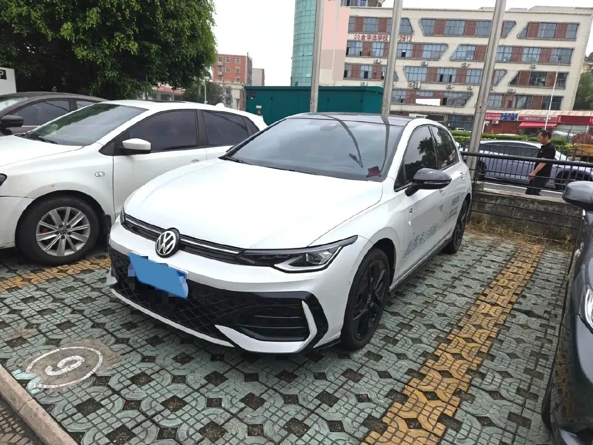 2025 Volkswagen Golf 1.5T 160HP L4 7DCT,autocango,china used car exporter,china ev exporter,chinese used car exporter,chinese used ev exporter