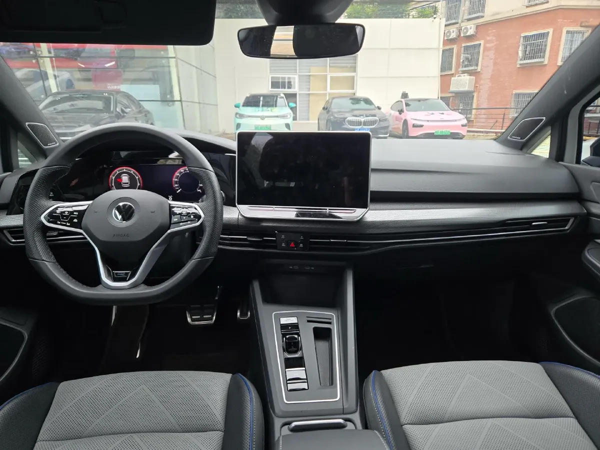 2025 Volkswagen Golf 1.5T 160HP L4 7DCT,autocango,china used car exporter,china ev exporter,chinese used car exporter,chinese used ev exporter