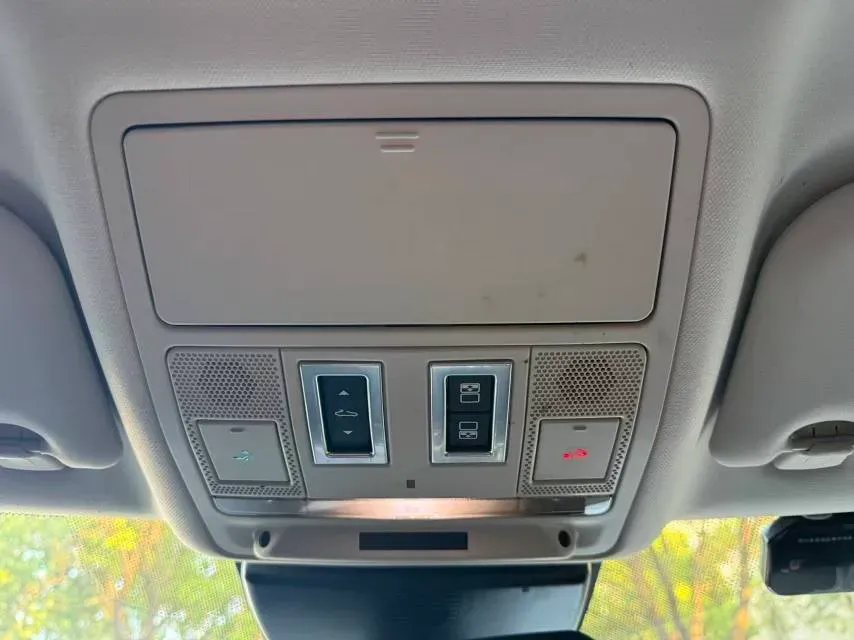 2019 Land Rover Discovery Sport 2.0T 200HP L4 9AT,autocango,china used car exporter,china ev exporter,chinese used car exporter,chinese used ev exporter