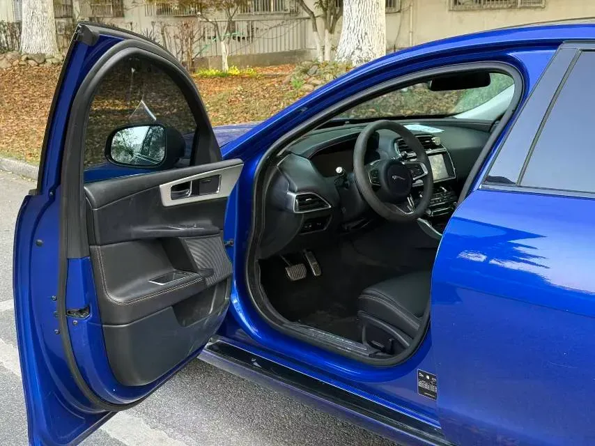 2019 Land Rover Discovery Sport 2.0T 200HP L4 9AT,autocango,china used car exporter,china ev exporter,chinese used car exporter,chinese used ev exporter