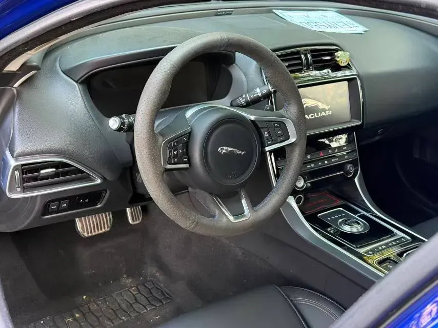 2019 Land Rover Discovery Sport 2.0T 200HP L4 9AT,autocango,china used car exporter,china ev exporter,chinese used car exporter,chinese used ev exporter