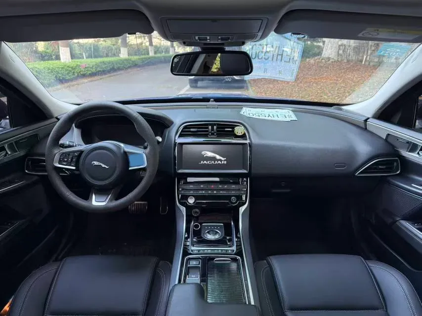 2019 Land Rover Discovery Sport 2.0T 200HP L4 9AT,autocango,china used car exporter,china ev exporter,chinese used car exporter,chinese used ev exporter