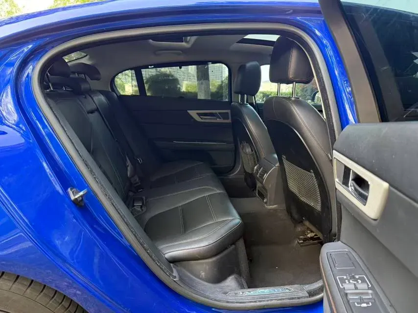 2019 Land Rover Discovery Sport 2.0T 200HP L4 9AT,autocango,china used car exporter,china ev exporter,chinese used car exporter,chinese used ev exporter