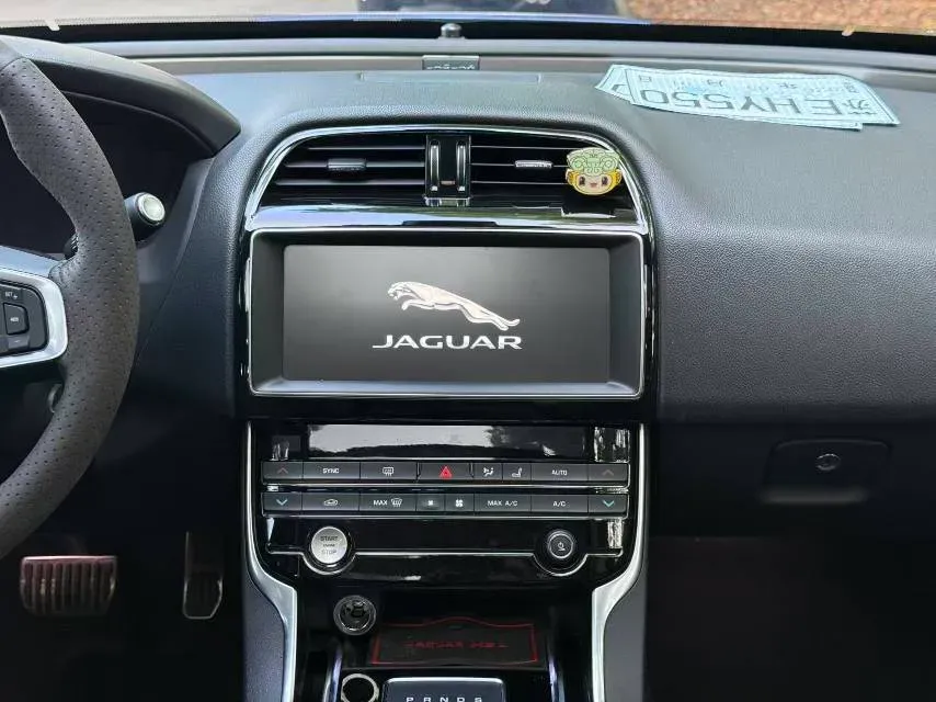 2019 Land Rover Discovery Sport 2.0T 200HP L4 9AT,autocango,china used car exporter,china ev exporter,chinese used car exporter,chinese used ev exporter