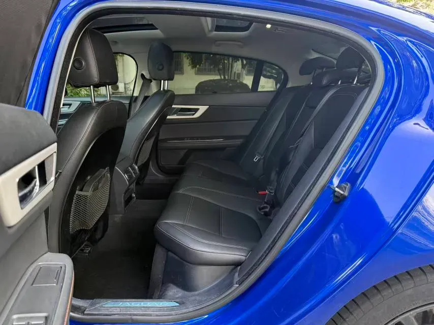 2019 Land Rover Discovery Sport 2.0T 200HP L4 9AT,autocango,china used car exporter,china ev exporter,chinese used car exporter,chinese used ev exporter