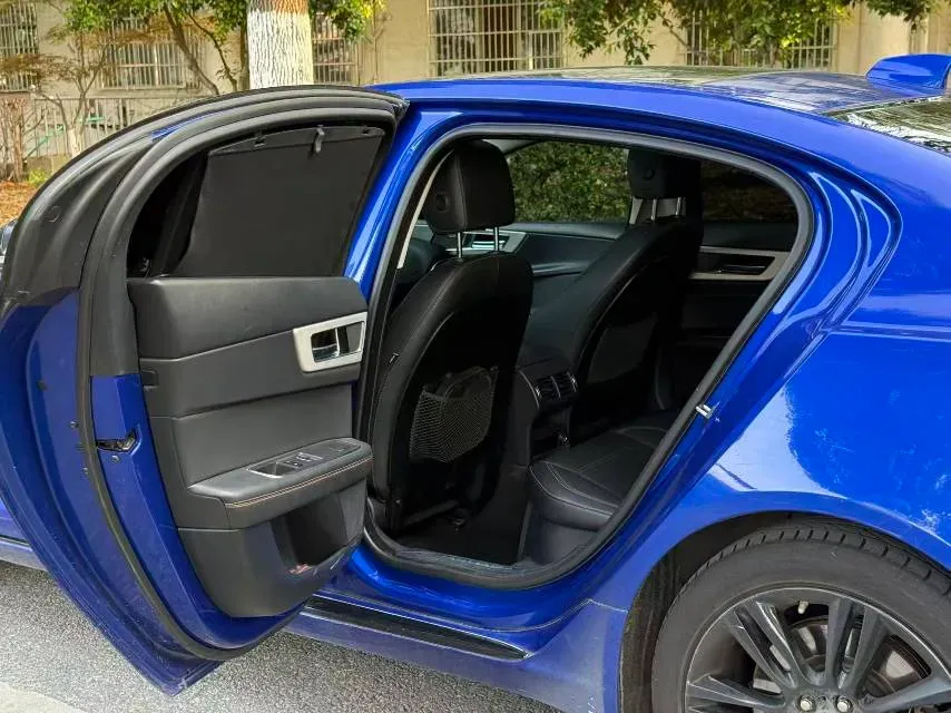 2019 Land Rover Discovery Sport 2.0T 200HP L4 9AT,autocango,china used car exporter,china ev exporter,chinese used car exporter,chinese used ev exporter