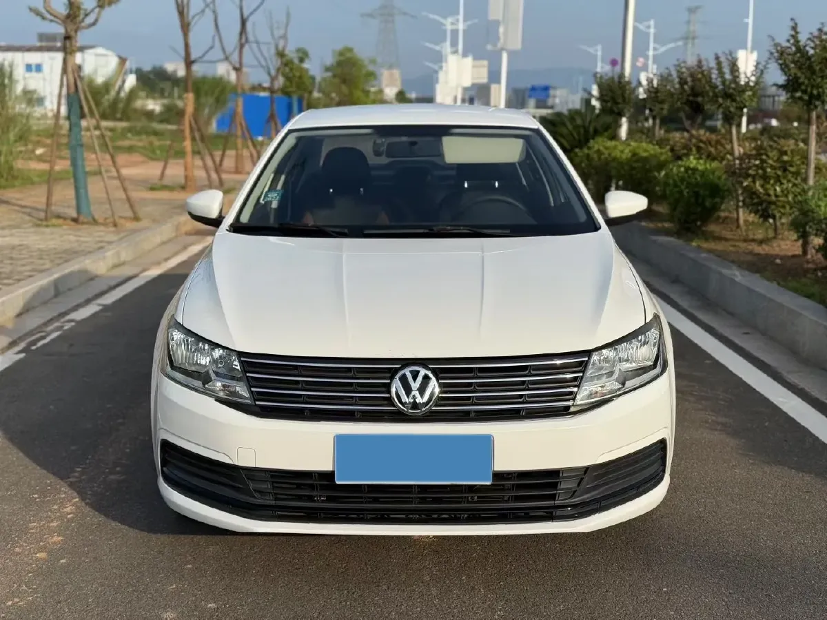 2018 Landwind XiaoYao 1.5T 163HP L4 CVT,autocango,china used car exporter,china ev exporter,chinese used car exporter,chinese used ev exporter