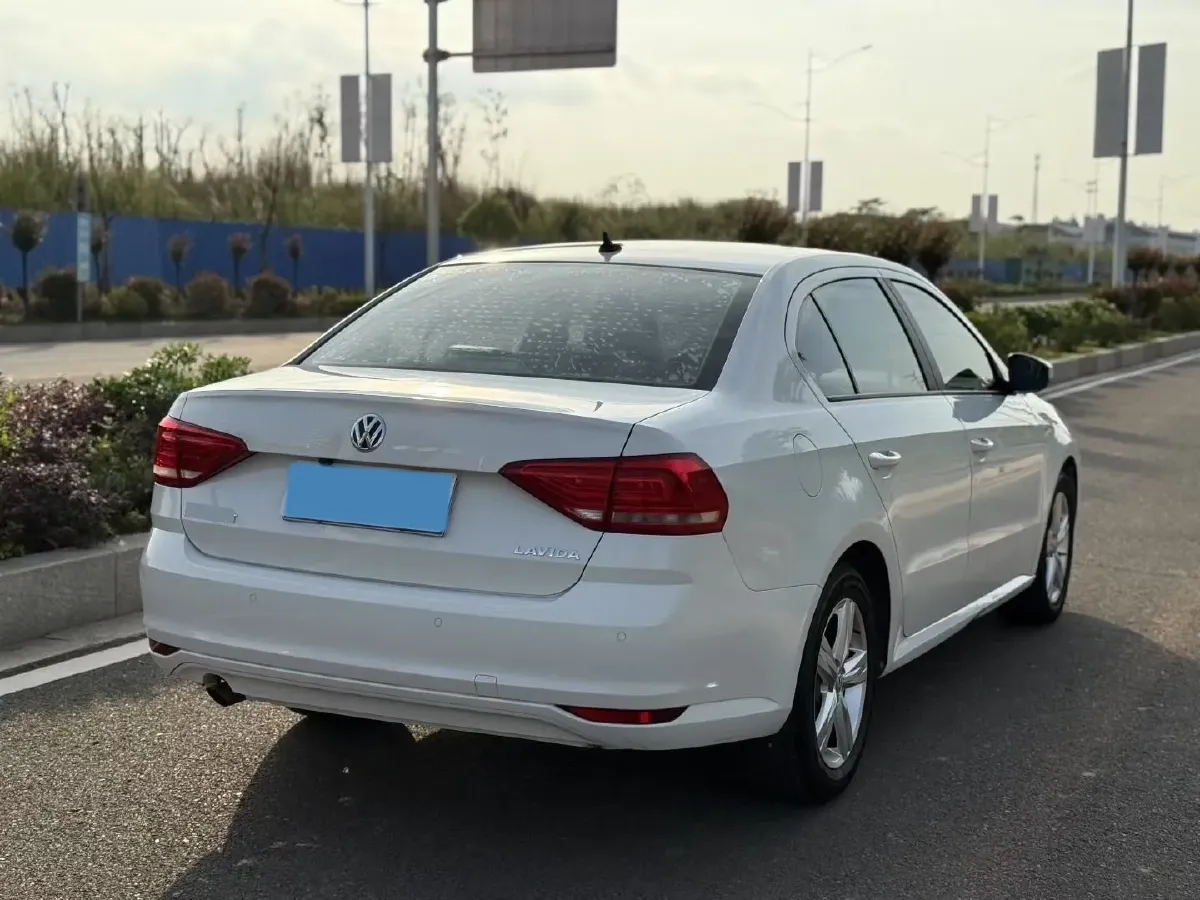 2018 Landwind XiaoYao 1.5T 163HP L4 CVT,autocango,china used car exporter,china ev exporter,chinese used car exporter,chinese used ev exporter