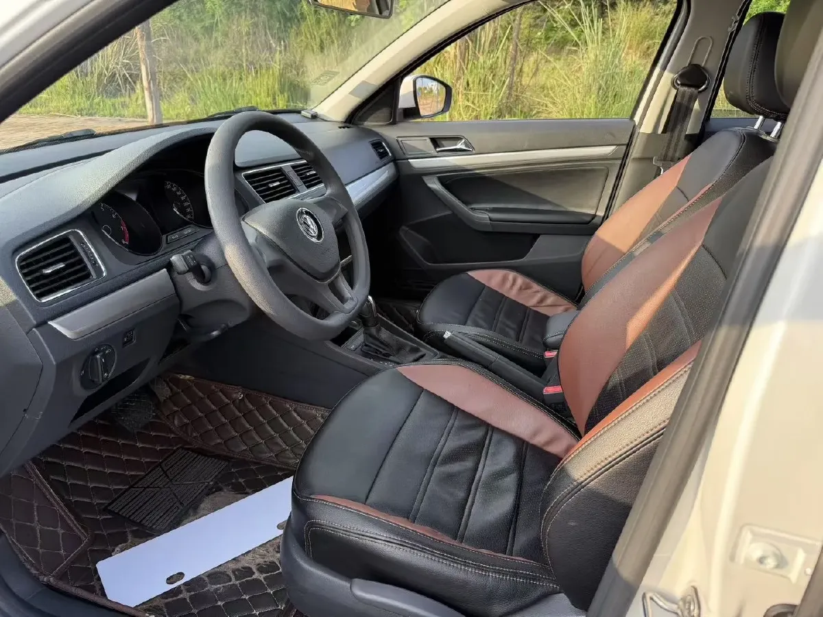 2018 Landwind XiaoYao 1.5T 163HP L4 CVT,autocango,china used car exporter,china ev exporter,chinese used car exporter,chinese used ev exporter