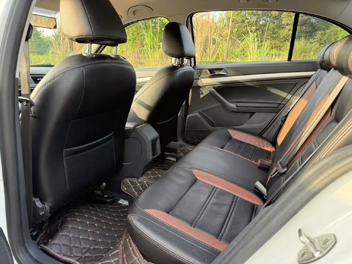 2018 Landwind XiaoYao 1.5T 163HP L4 CVT,autocango,china used car exporter,china ev exporter,chinese used car exporter,chinese used ev exporter