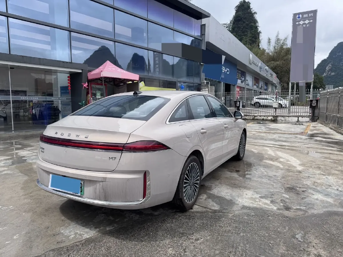 2025 Roewe M7 DMH 1.5L 112HP L4 1DHT PHEV,autocango,china used car exporter,china ev exporter,chinese used car exporter,chinese used ev exporter