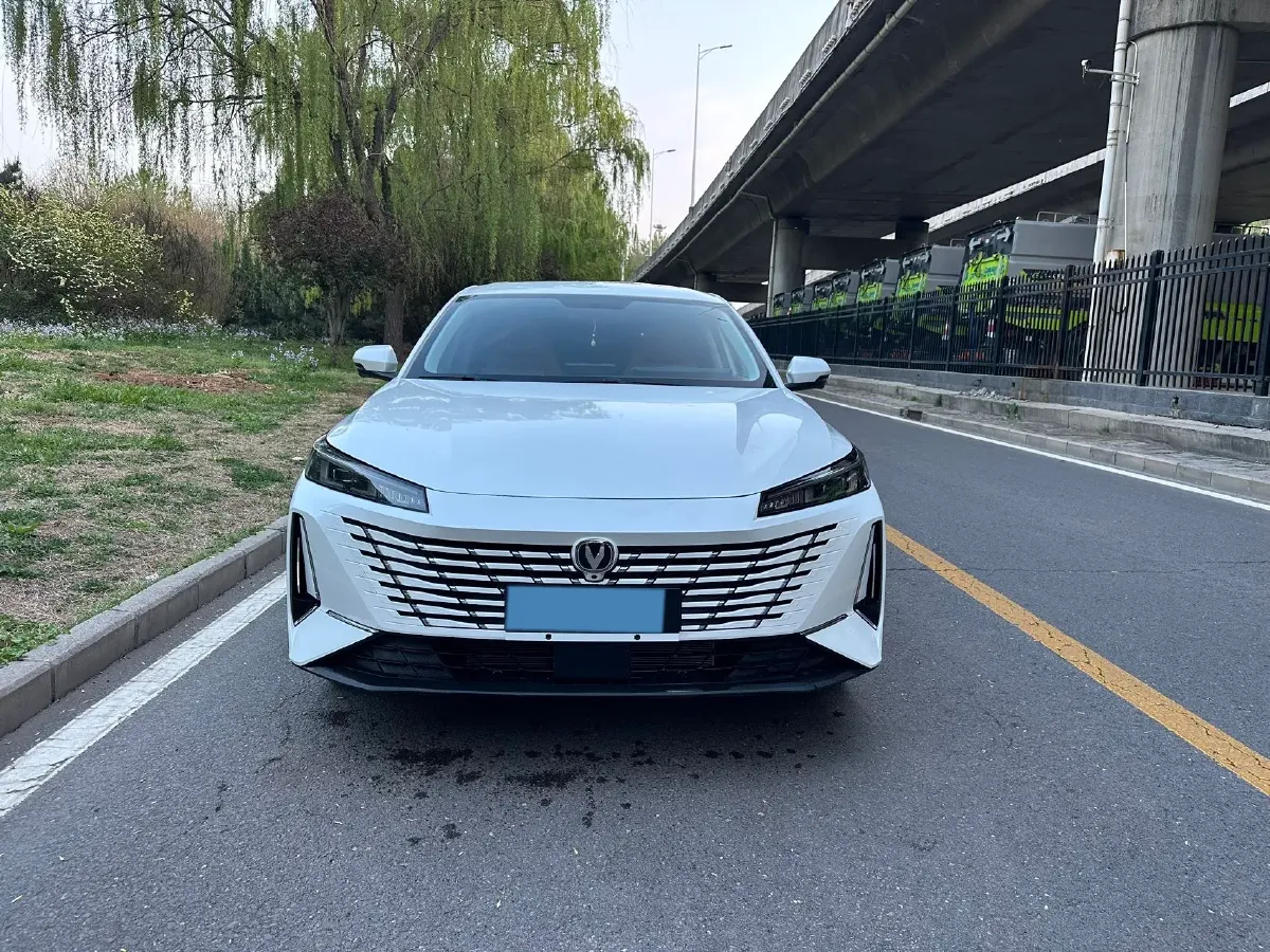 2025 ChangAn EadoPHEV 1.5L 98HP L4 E-CVT PHEV,autocango,china used car exporter,china ev exporter,chinese used car exporter,chinese used ev exporter