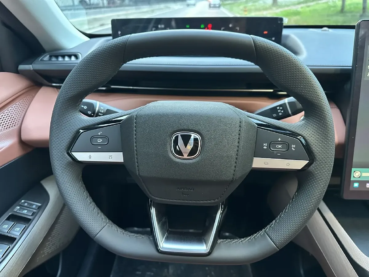 2025 ChangAn EadoPHEV 1.5L 98HP L4 E-CVT PHEV,autocango,china used car exporter,china ev exporter,chinese used car exporter,chinese used ev exporter