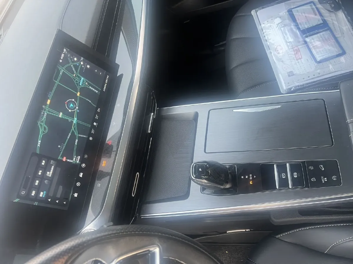 2022 Roewe RX5 MAX 2.0T 231HP L4 8AT,autocango,china used car exporter,china ev exporter,chinese used car exporter,chinese used ev exporter