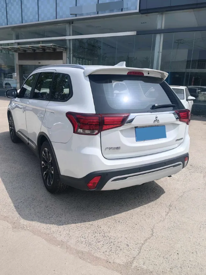 2019 Mitsubishi Outlander 2.0L 166HP L4 CVT,autocango,china used car exporter,china ev exporter,chinese used car exporter,chinese used ev exporter
