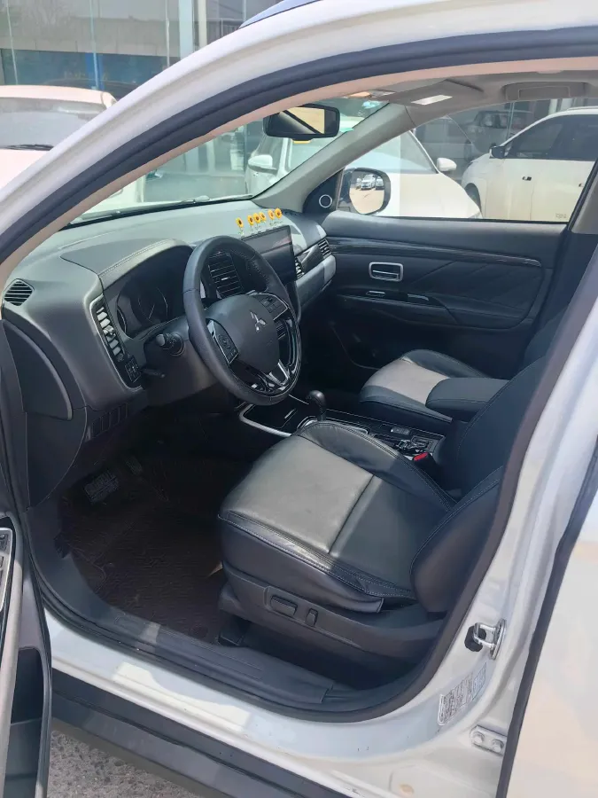 2019 Mitsubishi Outlander 2.0L 166HP L4 CVT,autocango,china used car exporter,china ev exporter,chinese used car exporter,chinese used ev exporter