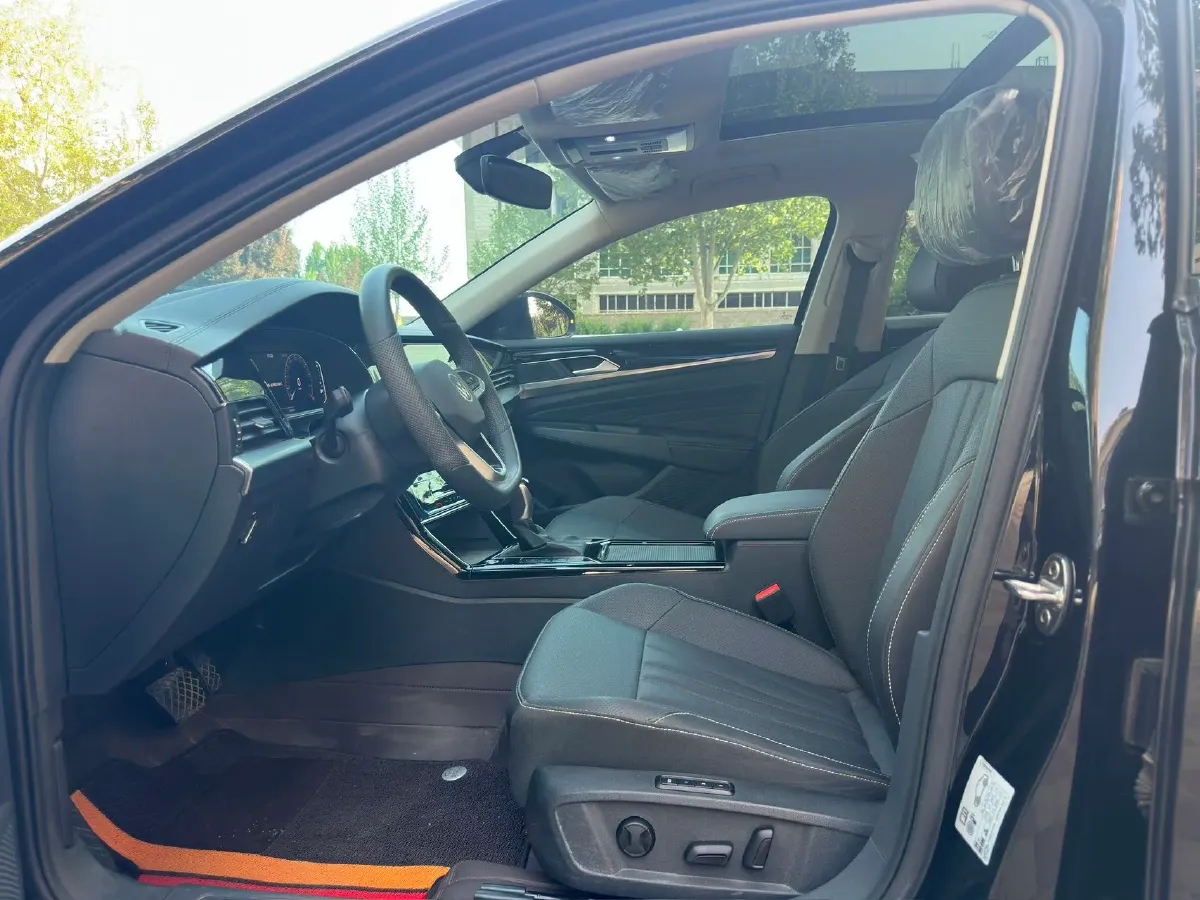 2024 Volkswagen Passat 2.0T 186HP L4 7DCT,autocango,china used car exporter,china ev exporter,chinese used car exporter,chinese used ev exporter