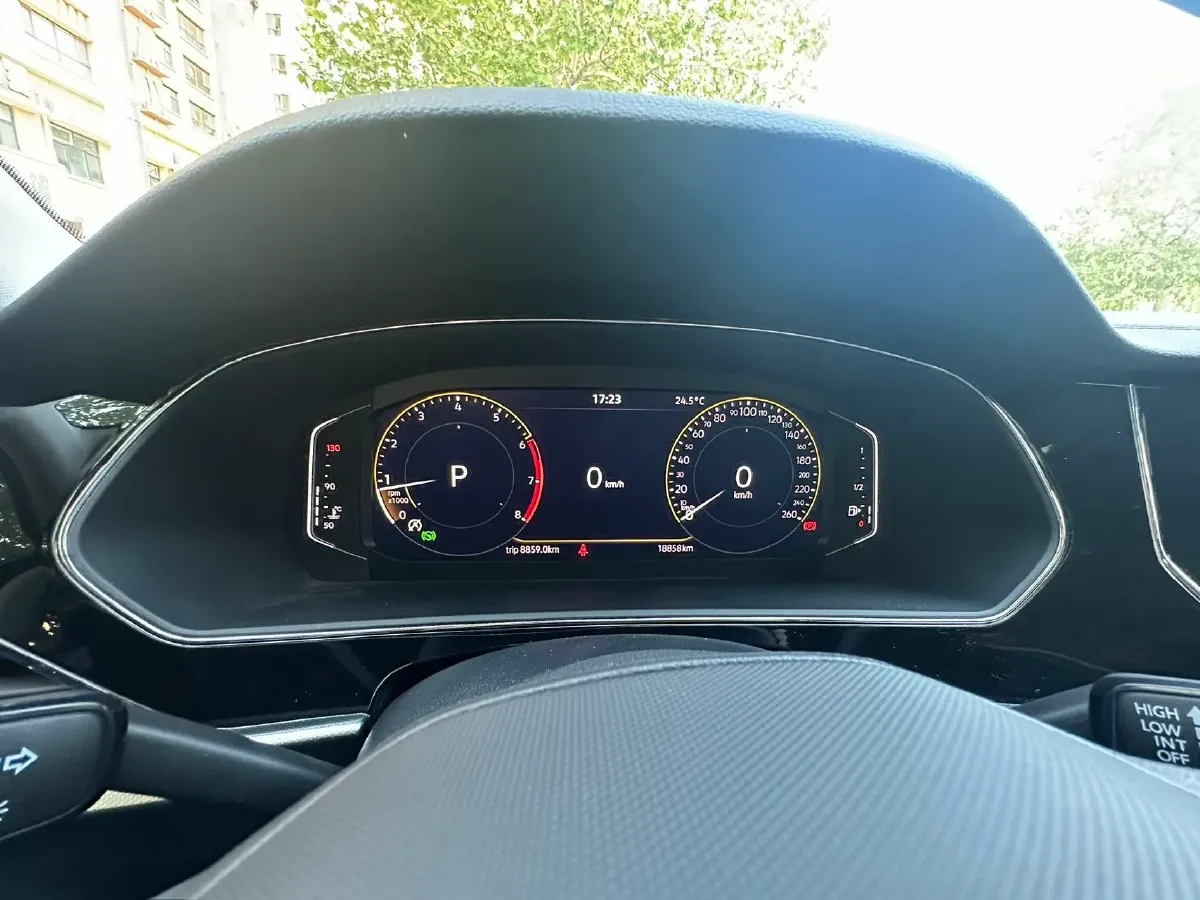 2024 Volkswagen Passat 2.0T 186HP L4 7DCT,autocango,china used car exporter,china ev exporter,chinese used car exporter,chinese used ev exporter