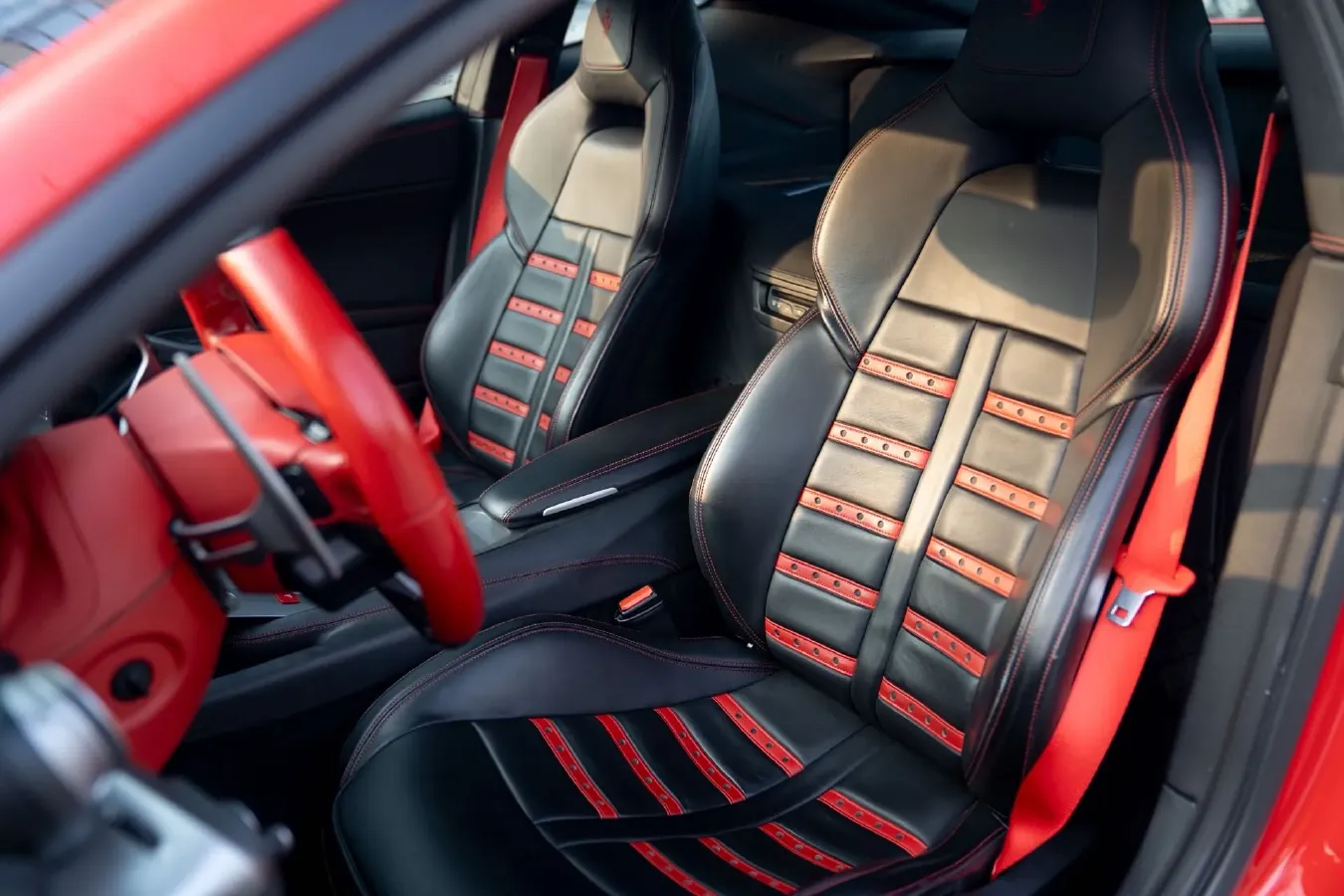 2013 Ferrari F12 berlinetta 6.3L 741HP V12 7DCT,autocango,china used car exporter,china ev exporter,chinese used car exporter,chinese used ev exporter