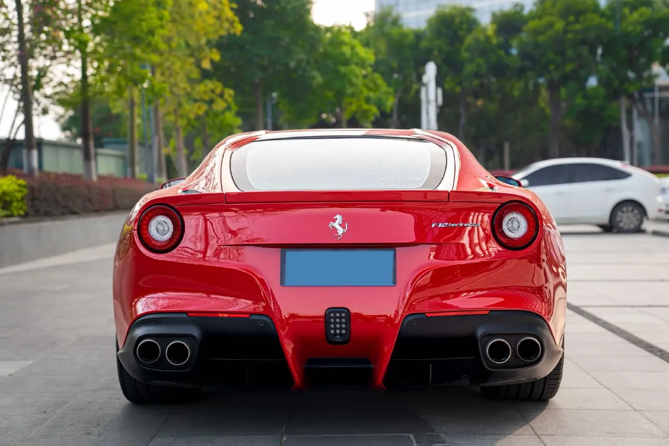 2013 Ferrari F12 berlinetta 6.3L 741HP V12 7DCT,autocango,china used car exporter,china ev exporter,chinese used car exporter,chinese used ev exporter
