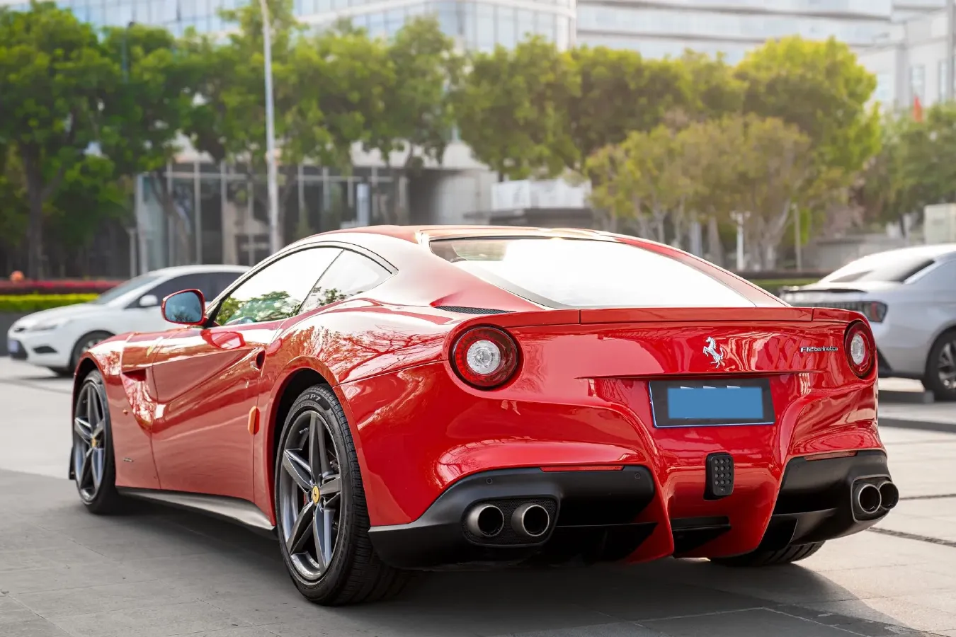 2013 Ferrari F12 berlinetta 6.3L 741HP V12 7DCT,autocango,china used car exporter,china ev exporter,chinese used car exporter,chinese used ev exporter