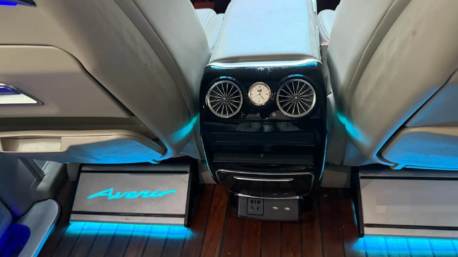 2021 Buick GL8 2.0T 237HP L4 9AT,autocango,china used car exporter,china ev exporter,chinese used car exporter,chinese used ev exporter