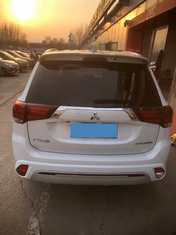 2021 Mitsubishi Outlander 2.0L 166HP L4 CVT,autocango,china used car exporter,china ev exporter,chinese used car exporter,chinese used ev exporter